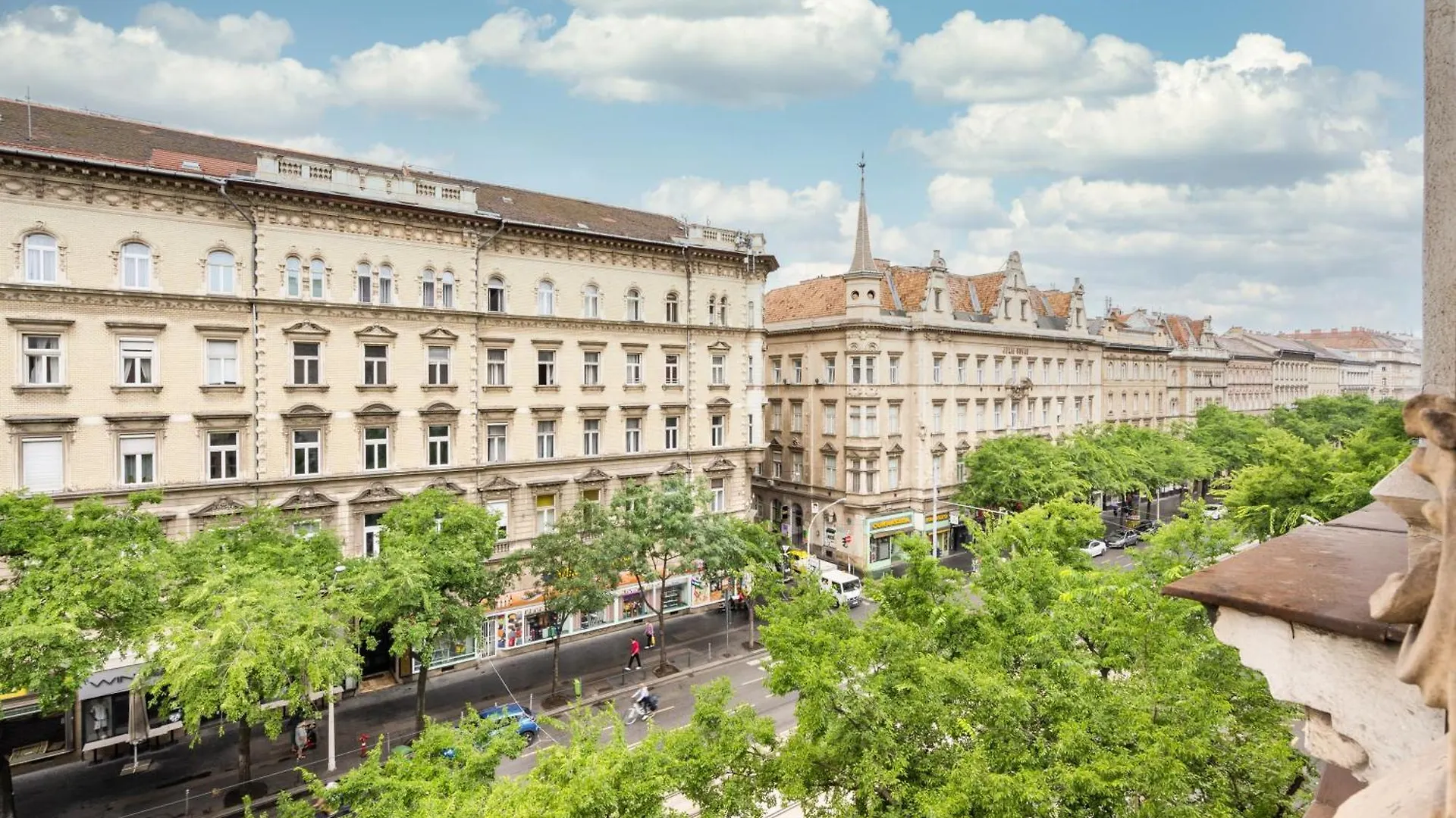 Elizabeth Boulevard Apartment 布达佩斯