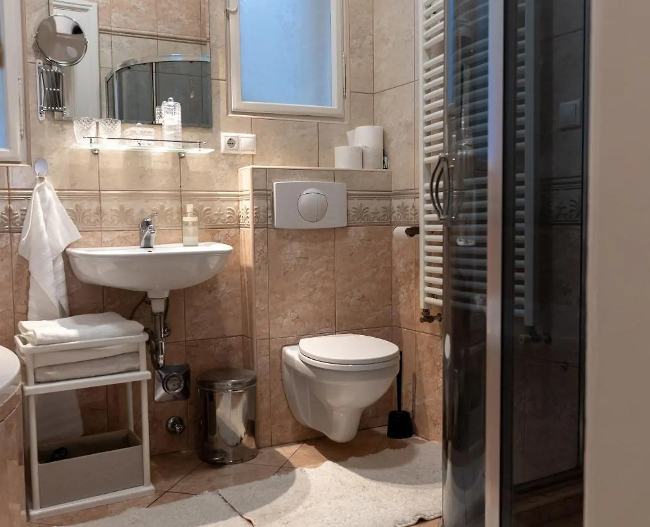 Elizabeth Boulevard Apartment 布达佩斯